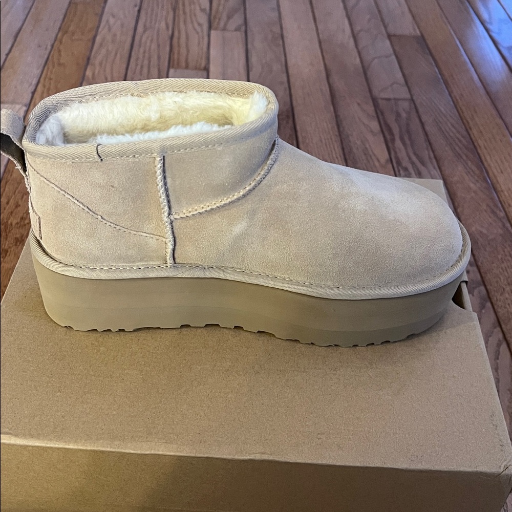 UGG® women’s Classic Ultra Mini Platform Boot